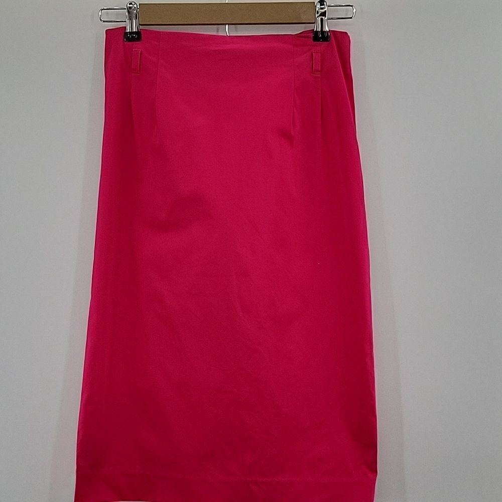 3 For $20 Essentials Hot Pink skirt size 4 has loops for a slinny belt